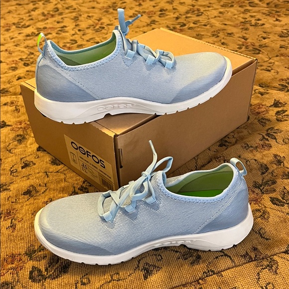 OOFOS Carolina Blue OOMG Sport LS Women’s Sneakers! Size 8.5 - Picture 3 of 11